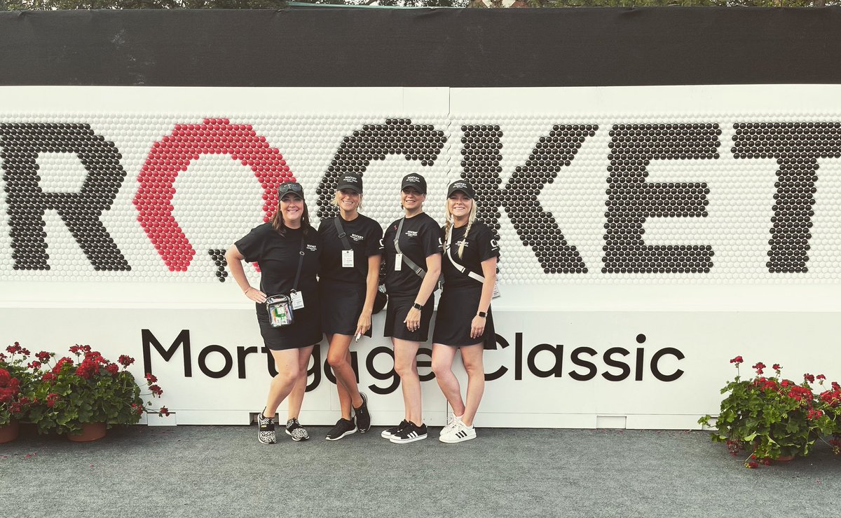 Miss Dixon tweet media