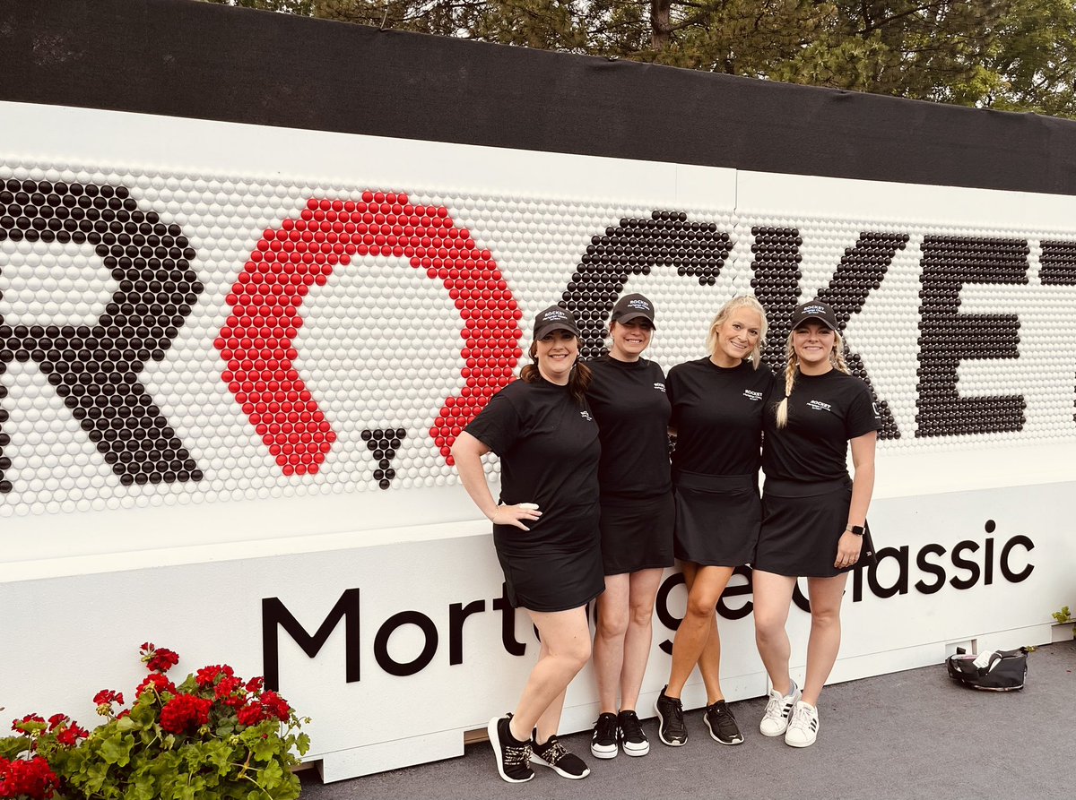 Miss Dixon tweet media