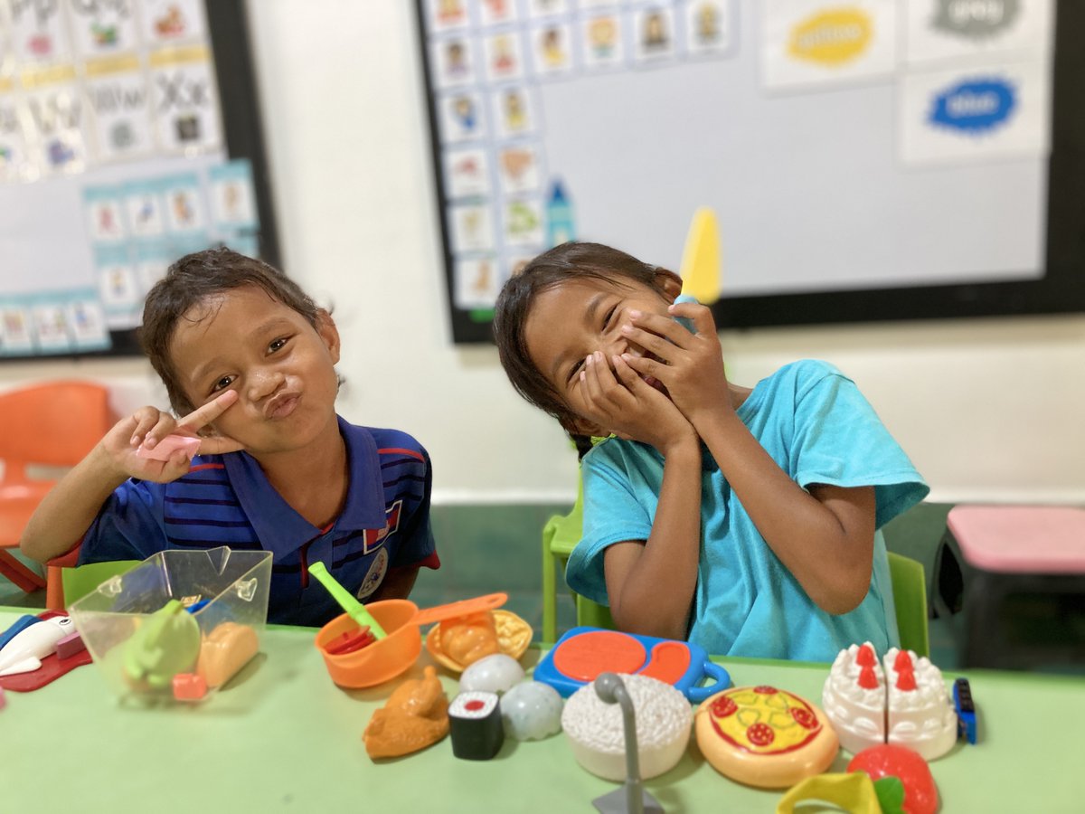 ReachSiemReap's tweet image. #Playbased learning has been a game-changer!
⁠
Play is essential for a child’s #development. It helps them learn about the world around them, develop their social and emotional skills, and build their #confidence.

Read about our approach in the #thread 👇