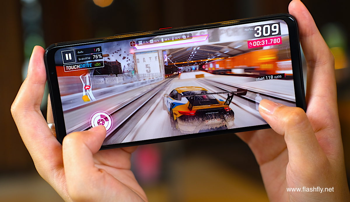 mayflashfly's tweet photo. รีวิว ASUS ROG Phone 7 สุดยอดเกมมิ่งสมาร์ทโฟน สเปกเร็วแรงยิ่งขึ้น เครื่องเย็นลงแบตอึดยิ่งกว่าเดิม ชิป Snapdragon 8 Gen 2 แรม 16GB กล้องหลัง 50MP ชาร์จเร็ว 65W ROG Hyper Charge https://t.co/bqWWMWQs4j #flashfly #ROGPhone7series #ASUSTH https://t.co/7p9NwD15FG
