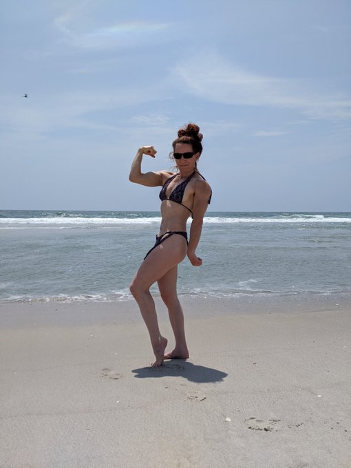 Finally made it out for my first beach day of the summer today! https://t.co/gb45IWsoIZ<a href="/tag/scissorhold"class="tags"><span>#scissorhold</span></a><a href="/tag/mixedwrestling"class="tags"><span>#mixedwrestling</span></a>