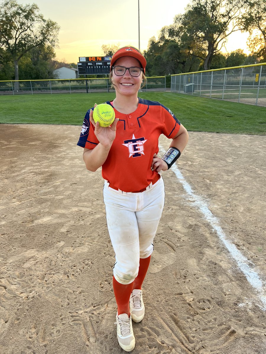 pf16u_thompson's tweet photo. Ringneck Bracket GM 2

Top Gun NE 7
Bennington Elite 3

@MackenziHarrel 2H (2BH, HR, 3 RBI)
@kennab133 1H (2 RBI)
@SydneyChubbuck  1H (2BH, 1 RBI)
@AzariahValenzu1 1H

@BrenliSolano 3.0 IP 2ER 3K
@SydneyChubbuck 1.0 IP 0ER 0H https://t.co/qCrVEcajWI