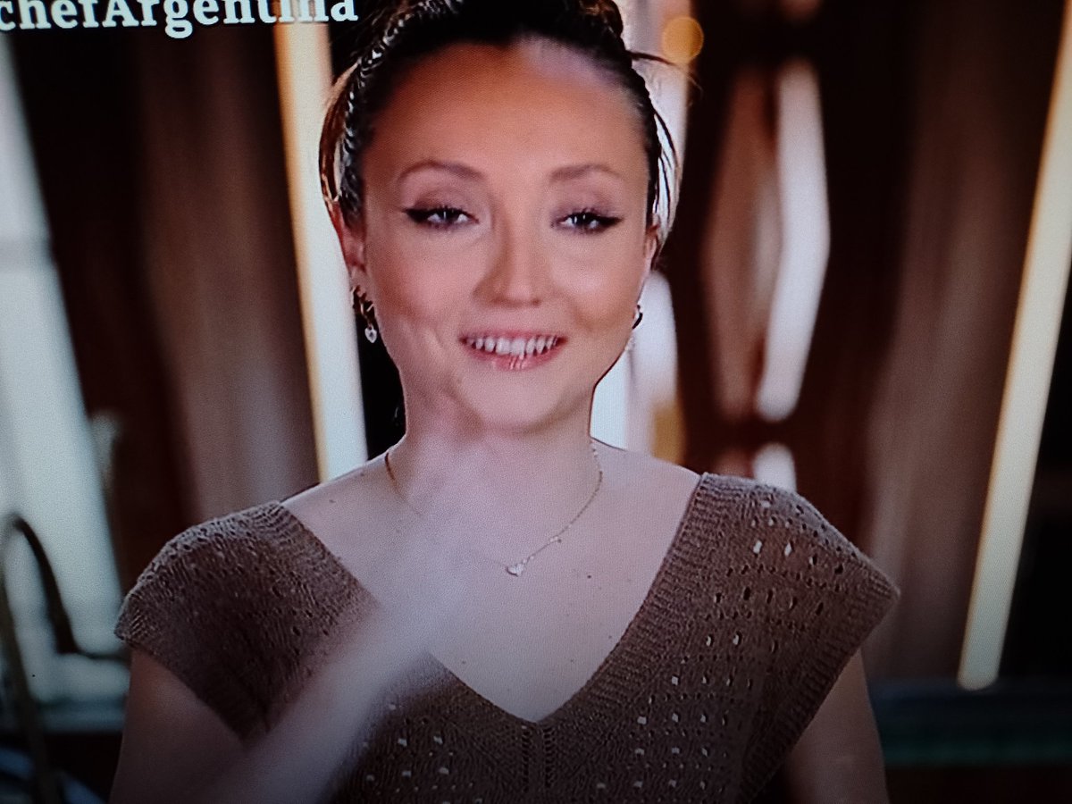 vero_pipi's tweet photo. #MariaSol eliminada de #MasterChef
Este año se formó un lindo grupo de participantes, es más no quiero que termine el programa. https://t.co/Y91AxbP0PA