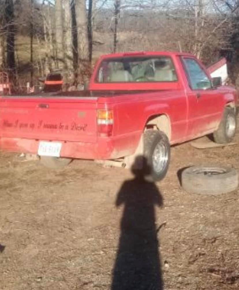missingNamerica's tweet photo. 💛PLEASE SHARE💛
🚨🚨Missing Teenagers🚨🚨Wythrville, VA📢Last seen 6/26/23
👉🏼ELIGH DAVIDSON -15
👉🏼ALEXIS WRIGHT -17
Believed to be traveling together in a red 1996 Mitsubishi truck with VA plates.
📞WYTHE COUNTY SHERIFF'S OFFICE (276) 223-6000
#MissingInAmerica #MissingInVA https://t.co/7N26QxYOaF