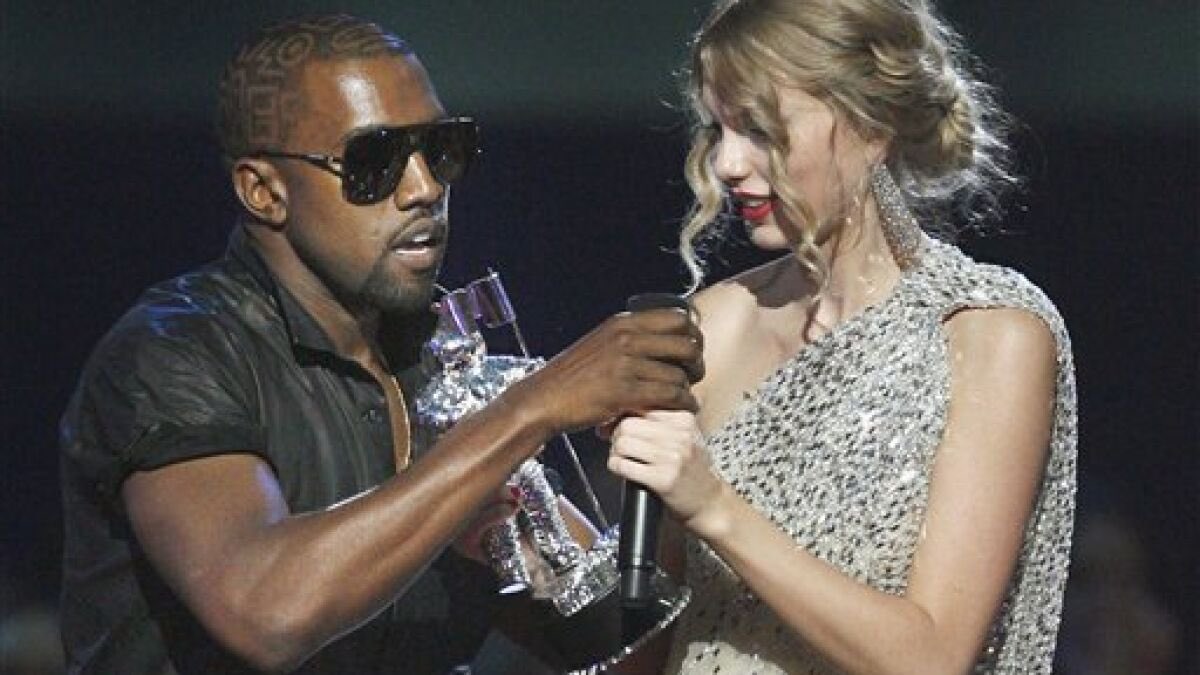 Sofiamishell203's tweet photo. Kanye, dónde estabas cuando más te necesitaban? https://t.co/3Sk51eG6ca