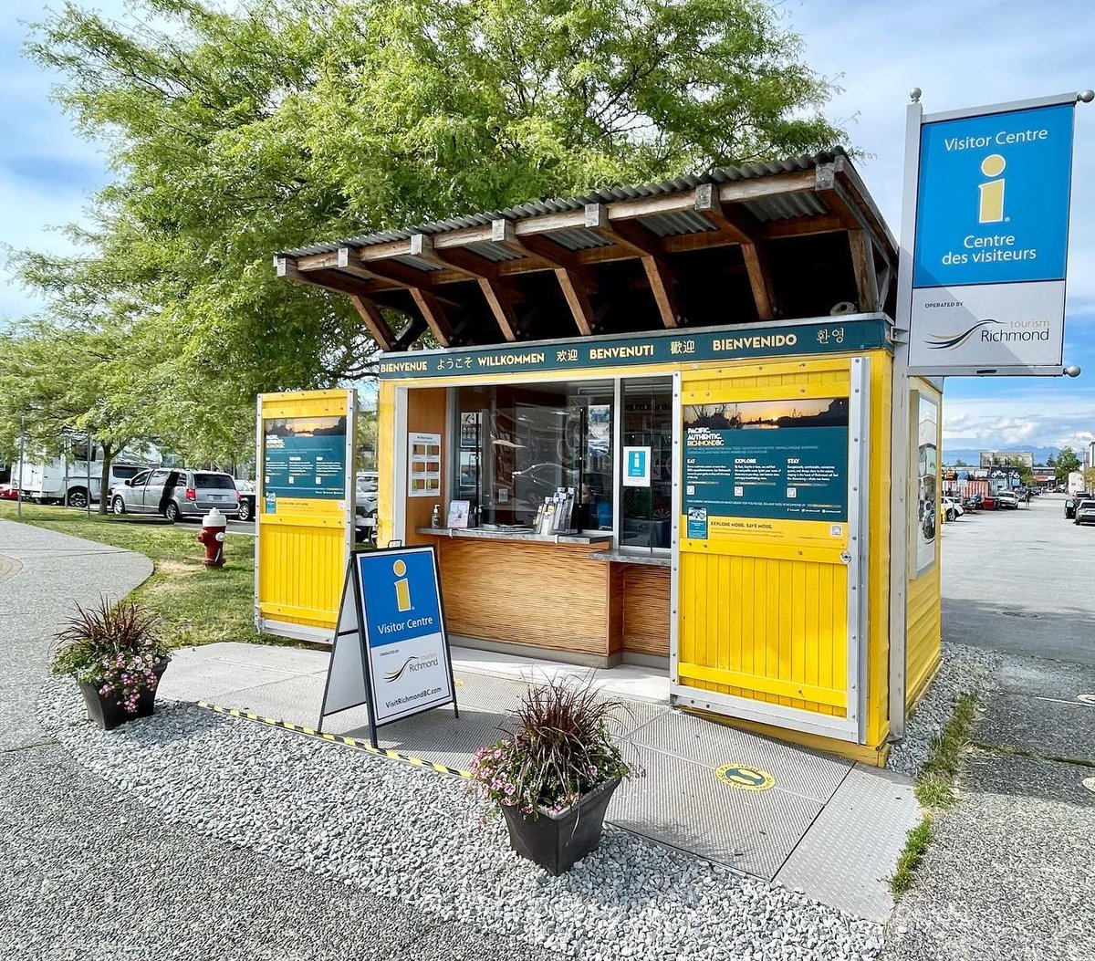 The Visitor Centre Kiosk is now open for the season!

We'll be there Tues - Sun, 9:30am - 5:30pm through Sept. 4th to help you make the most of your visit to #RichmondBC.

More info ➡️ bit.ly/3NSuaV0

📍 : Bayview St., #StevestonVillage
📸 : <a href="/StevestonInside/">StevestonInsider</a> #RichmondBC