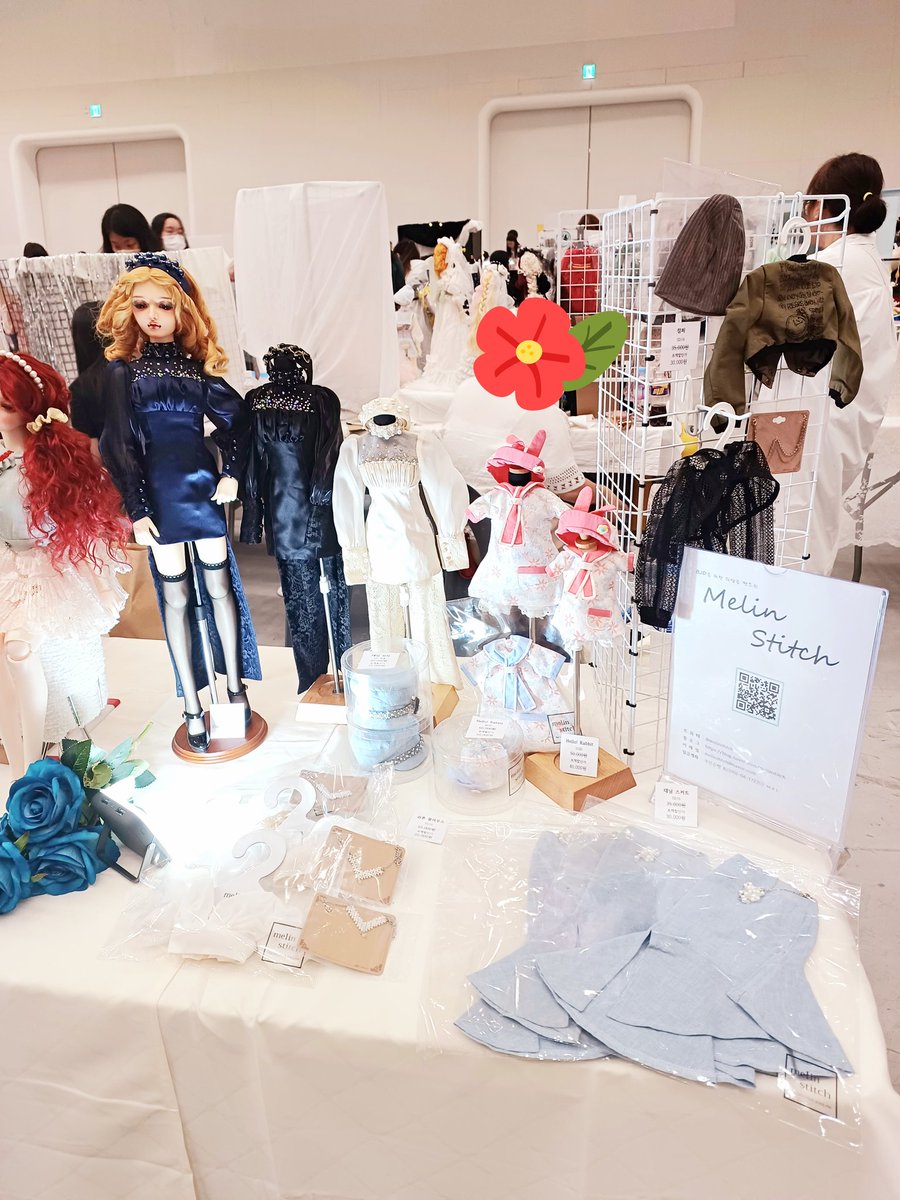 7/1 프젝돌에 지인 도우러 갔다가 얼결에 참가(?) 전시(?) 하고 왔습니다

급하게 결정되서 소리소문없이 다녀왔는데도 방문해주시고 구입해주신 분들 모두 감사합니다!!

<a href="/starryforbjd/">Starry</a> <= 사진엔 없지만 옆집 악세사리가 궁금하셨던 분은 요기로~