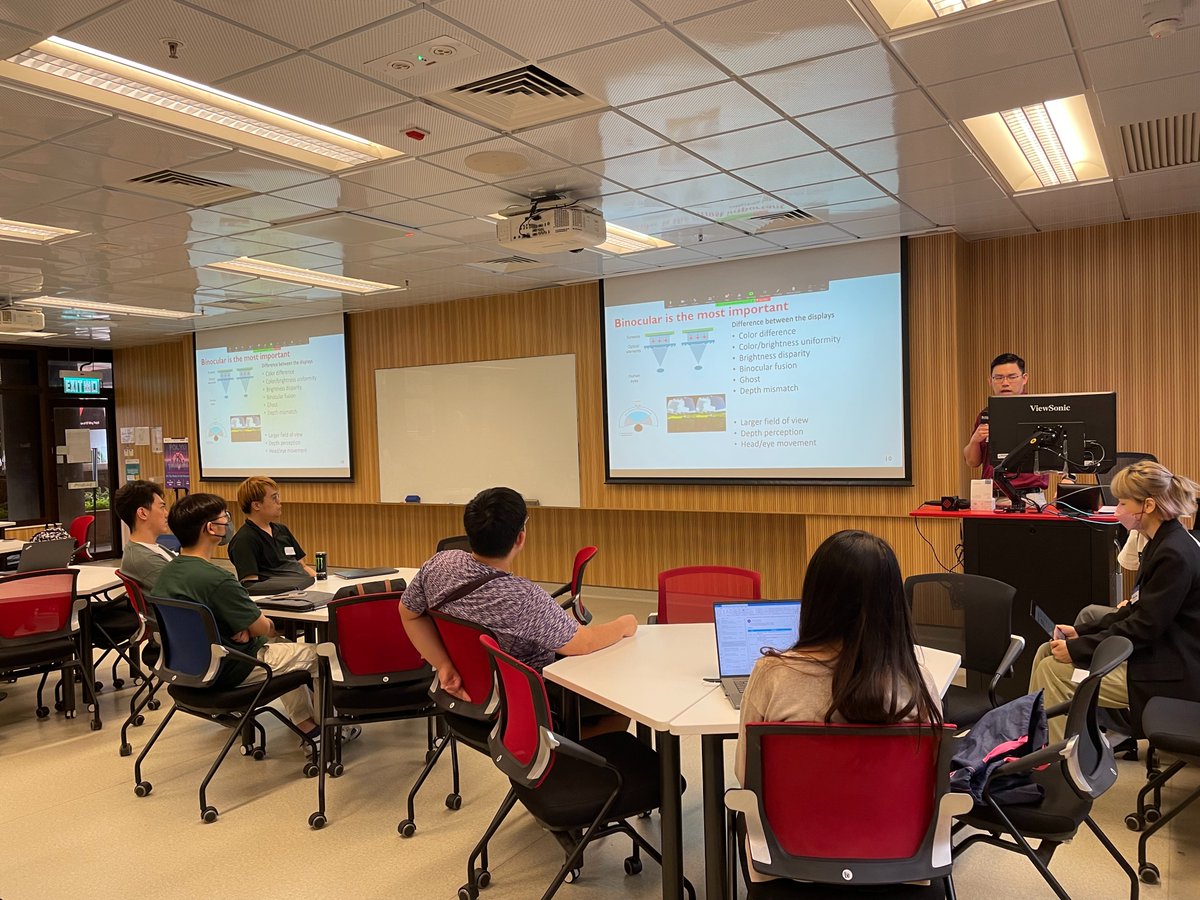 TheSandboxCH's tweet photo. The Sandbox 與香港理工大學 @HongKongPolyU 研究及創新事務處合辦元宇宙工作室，邀請顏色、影像與元宇宙研究中心主任魏敏晨博士為同學講解 #元宇宙 及影像的基本知識，以及 @erichwong 介紹 The Sandbox 生態系統的發展，更聯同 @Pivotsch 教導同學基本 @VoxEdit 技巧💡🎨 https://t.co/M3eH0hoHUA