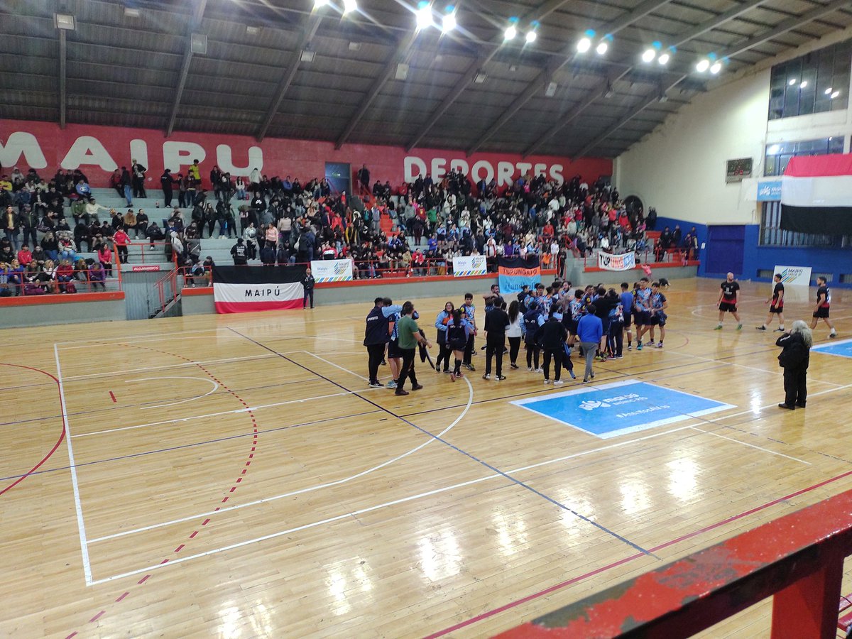 RickyAgosti1988's tweet photo. Felicitaciones Campeónes!! Que alegría verlos triunfar!! @Tupungatoarg @AmebalO @DeportesMza. Más que merecido!! https://t.co/OhsaRWBHzR
