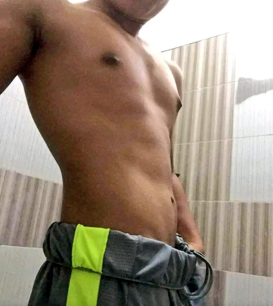 doc_navein's tweet photo. "Doc, hindi pa nakatayo yan! Gaano kalaki ba gusto mo?" 😏🍆💦
Someone wants to be recognised as it seems. HAHA 🤤🥵
#alterbagets #alterphilippines #alterpinoyph #alterph #alterzambo #alterzamboanga #mindanao #tite #bagets #daksbagets #docserye #titenibagets #daks #titikman https://t.co/wOc7VzQYNq