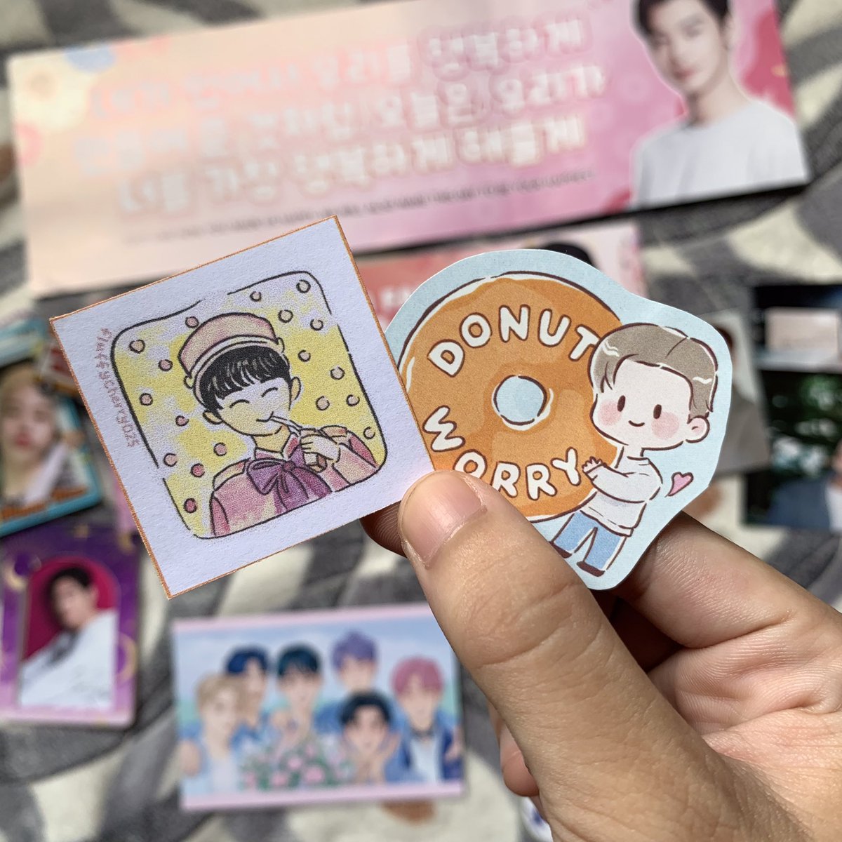 ar0hahwaiting01's tweet photo. i was able to get some freebies too (finally) yesterday 😂 (just few since …i was shy hahaha
thank you po @houseofastro @arohartists @AstroDStore @fluffycherry025 ❤️ https://t.co/GOqT3AUJe2