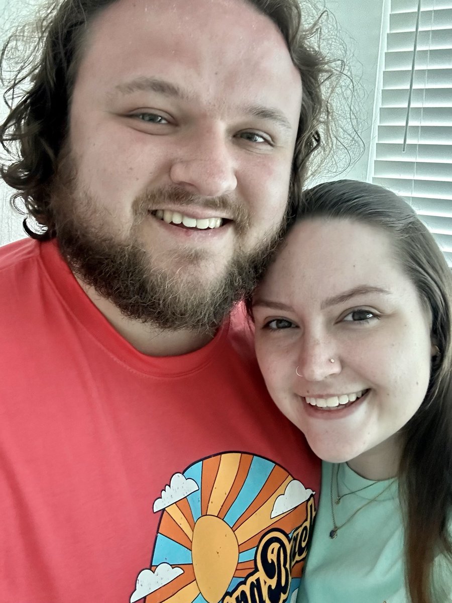 emilyhuffer's tweet photo. 365 days down, 321 days to go! i love you @EadsElliot 🩷 https://t.co/LTPrhZRdZt