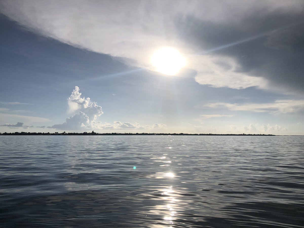 kashort5's tweet image. Today. It’s all I got, but that’s ok! 
☺️❤️🌅 #keyslife #spearfishing #friendsforlife #friendslikefamily #smilesformiles #nofilterneeded #traps #pinfish #boating #greatfood #sunsets