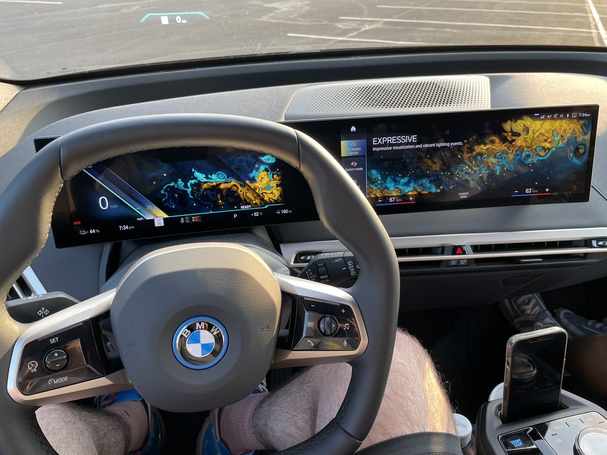 Joe_Garv's tweet photo. @BMW Tough between 3 and 4, but I’m going 3 since I’ve already sat in an i7. And I’ve driven an iX, which was incredible. https://t.co/vpZKSZaxhS