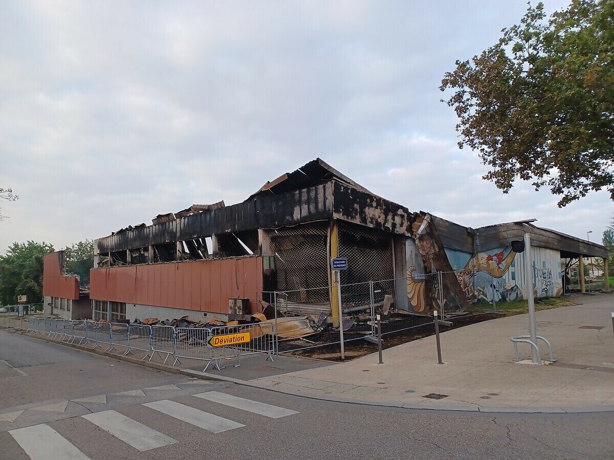 'J'ai envie de pleurer' : le ras-le-bol des habitants du quartier de Metz-Borny, défiguré par les émeutes
➡️ l.francebleu.fr/xHPp