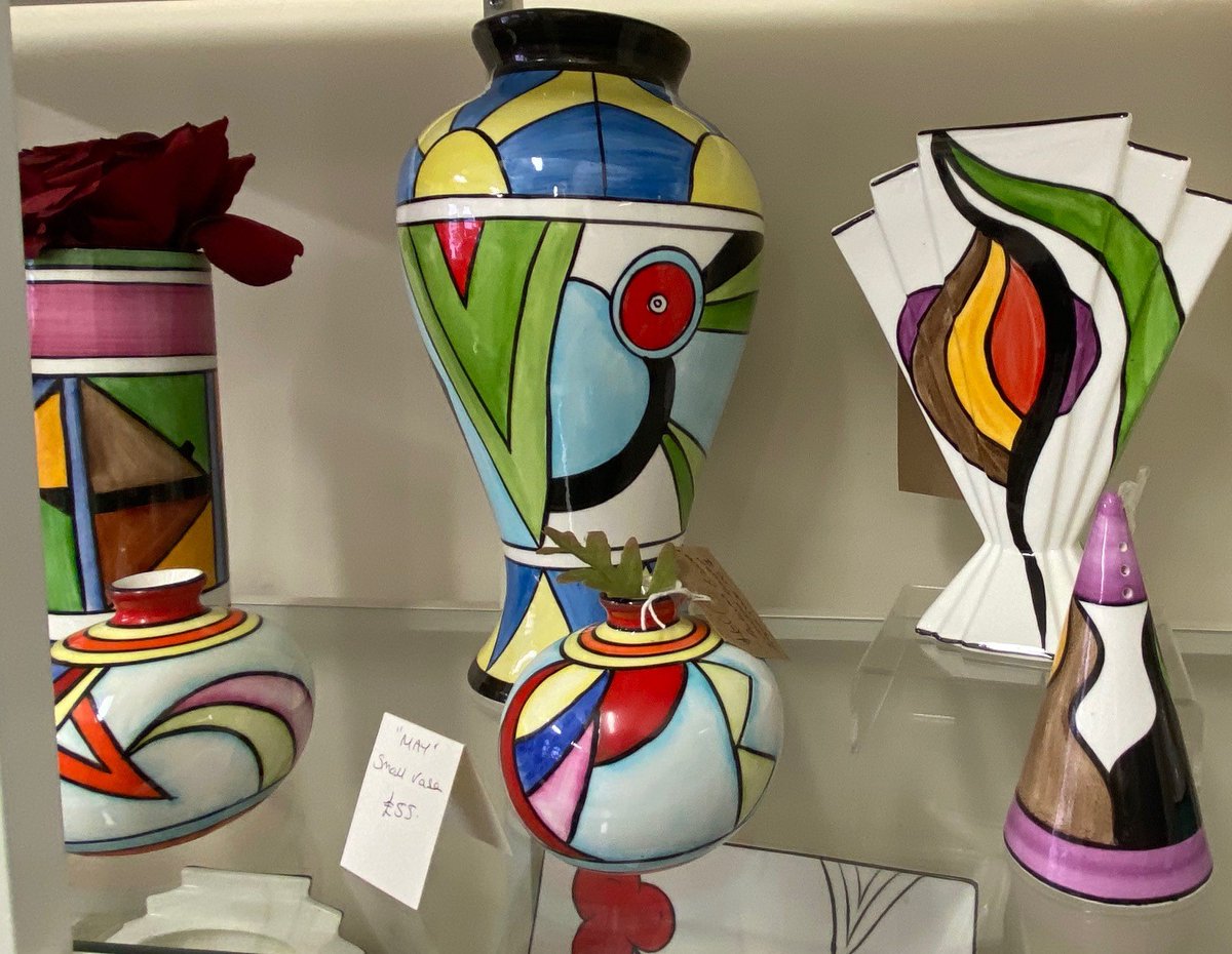 Middleport_Pot's tweet photo. Did you know that Middleport Pottery is home to the Middleport Studios? More info & opening times: https://t.co/rdRciIjiy8… #creative #creativebusiness #pottery #ceramics #middleportstudios #visitstoke #visitstokeontrent #localbusiness #stokeontrent #staffordshire #shoplocal https://t.co/JHw4G0CsIa