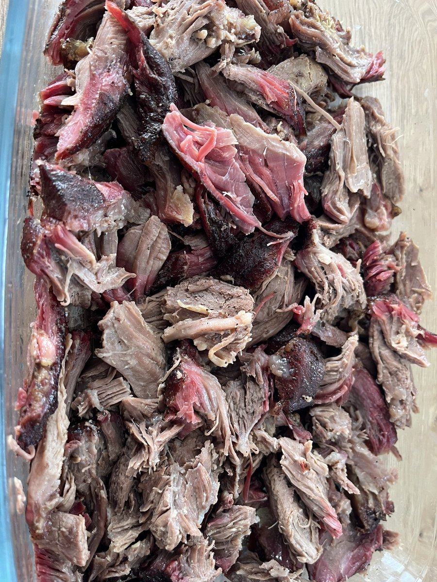 StoddartsBeef's tweet photo. Certified Aberdeen Angus Beef Thor Hammer, cooked low and slow on the Kamado Joe BBQ. #stoddartassured #bestinbeef #aberdeenangus #thorshammer #tasty #delicious #scotchbeef #beefshank #beefshin #lowandslow #lovebeef https://t.co/nfYiGNt2hu