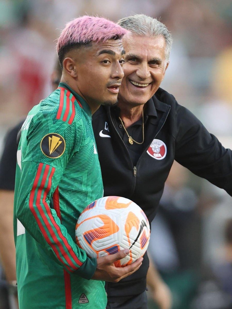 tudimebeto's tweet photo. Julián Araujo es el peor LD que tiene la Selección de México, pero a mí Jóvenes Futbolistas me había dicho que era el mejor jugador del mundo y que por eso jugaba en el Barça https://t.co/k23DcoBsDc