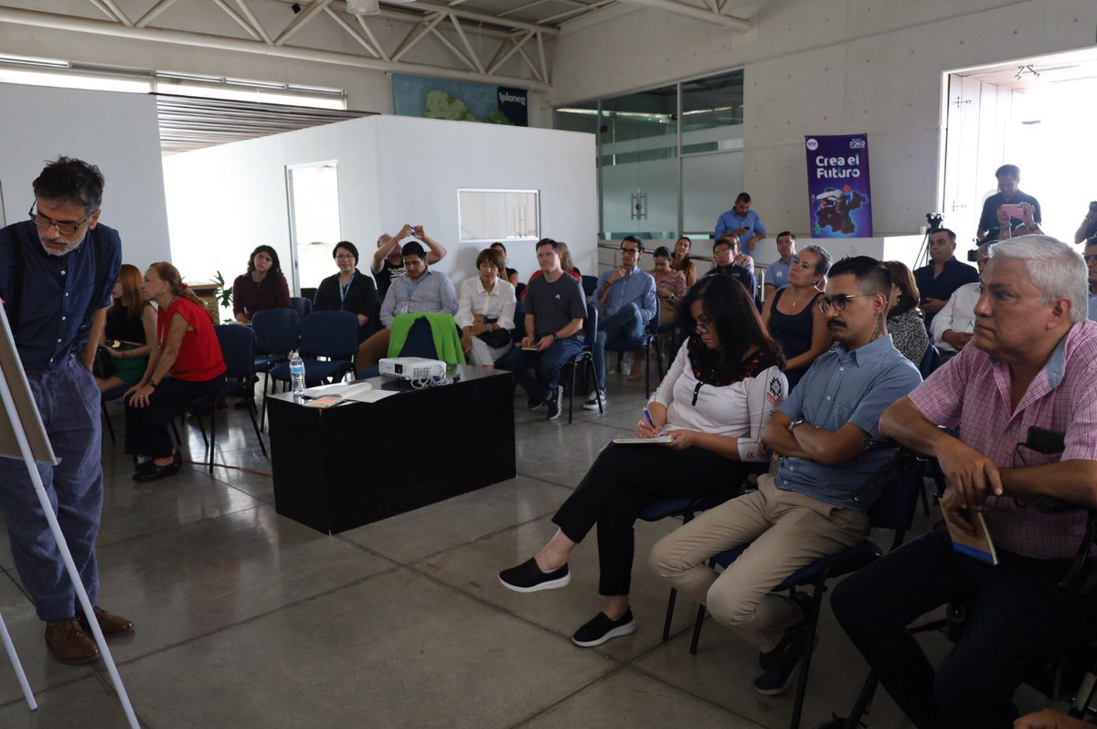 GracielaAmaro22's tweet photo. En el taller realizado con personas con distintas dicapacidades, reflexionamos con ellas y ellos sobre sus necesidades y anhelos, para integrar sus propuestas en el #PlanGTO con una perspectiva incluyente. 
1/2 https://t.co/0H4rkqlrbb