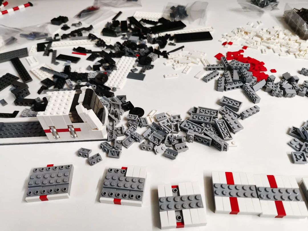 webrick_com's tweet photo. The build and design of the Bombardier Traxx 3 (BR147) was completed by @brickcity_steinbrueck with the help of @brickdesigned_germany and @der_alte_mann_und_der_stein using our parts.
πΈ from @brickcity_steinbrueck.
#webrick #moc #klemmbausteine #noppensteine #legomoc #notlego https://t.co/OVcZkpnerI