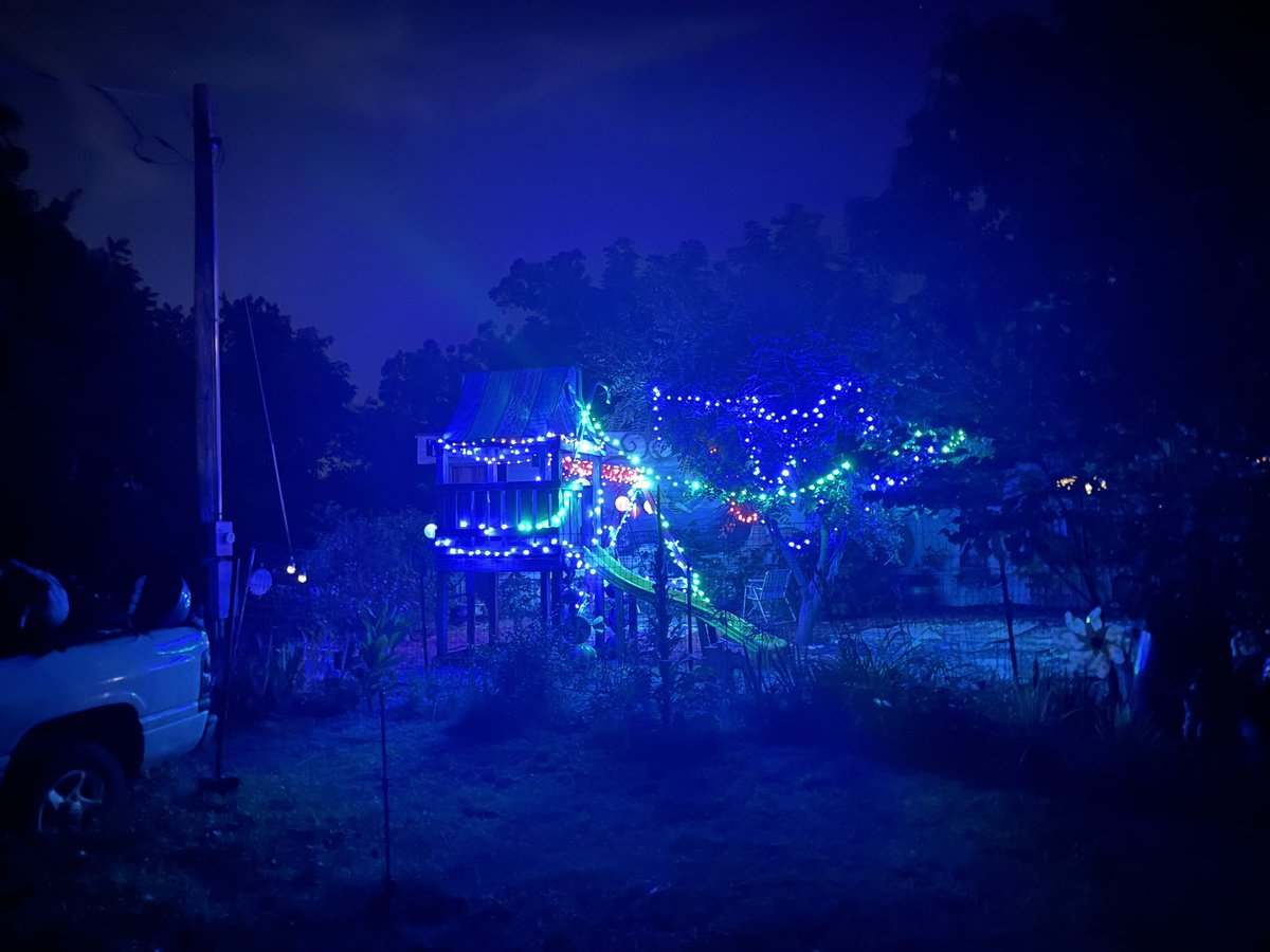 hopskotch SunDAY BLM 👊🏼💥❤️ tweet media