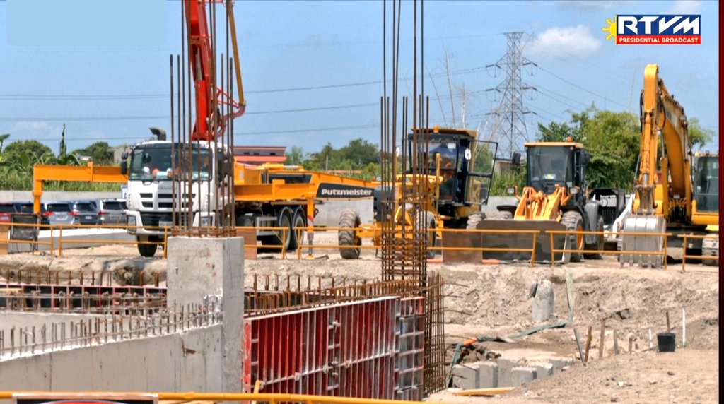 PBBM inspects the ongoing construction of the Pambansang Pabahay Para sa Pilipino Housing (4PH) Project.

Strategically situated in a 9.8-hectare land, the project is composed of 27 buildings with around 8,000 housing units that can accommodate more than 10,000 Filipino families.
