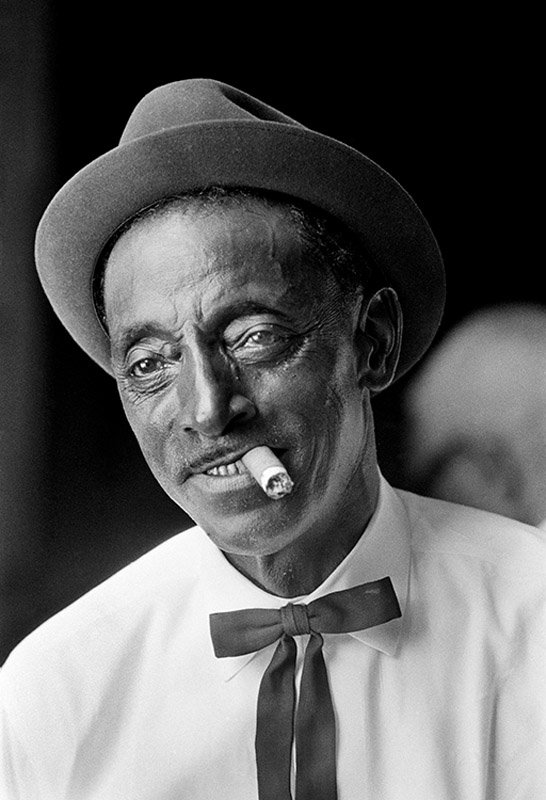 MaxxGhe's tweet photo. 03/07/1972.
Muore di cancro a 68 anni "Mississippi" Fred McDowell, cantante e chitarrista delta blues americano.
You Gotta Move: https://t.co/5A3x9XWTZI
Shake 'em On Down: https://t.co/fc44MZCE6K
Goin' Down On The River: https://t.co/O5KRZ4SwDl
#FredMcDowell #DeltaBlues https://t.co/iYmoFrBHqh