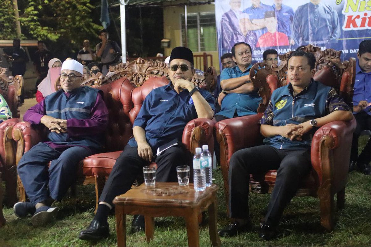RajaMohdShahrim's tweet photo. Ceramah  PN yang menampilkan Shahidan Kassim semalam di Port Dickson tidak dapat sambutan, kehadiran wakil parti lagi ramai dari penduduk yang datang..
APA DAH JADI..?? https://t.co/IZM8oda0yb