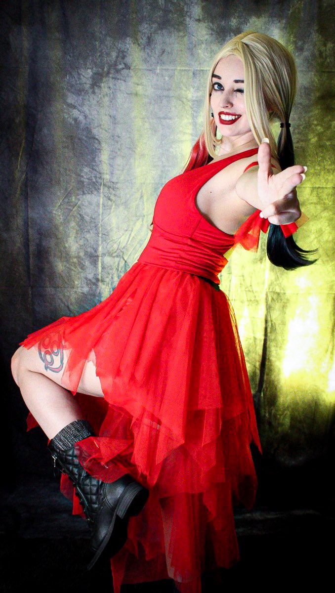 Time to get going 💥
Photo taken by <a href="/EerieWeather/">Daimen Horrell</a> 
.
.
#HarleyQuinn #harleyquinncosplay #dc #dccomics #dccosplay #cosplay #cosplayergirl <a href="/DCOfficial/">DC</a>