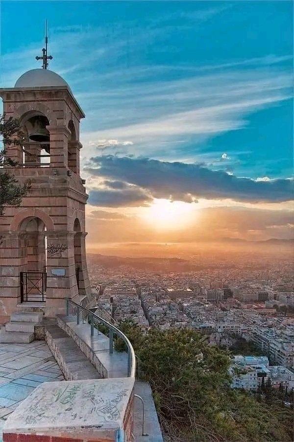Καλημέρα from Athens... 💙🇬🇷🧡
Lycabettus Hill, Athens, Greece.