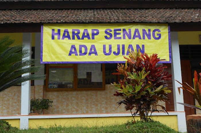 WAPPIM_MCE's tweet photo. Semangatt menempuh UAS buat besokk all !! 
semoga kalian dapat hasil yang maksimal✨🤗 https://t.co/nS4lp2I1OG