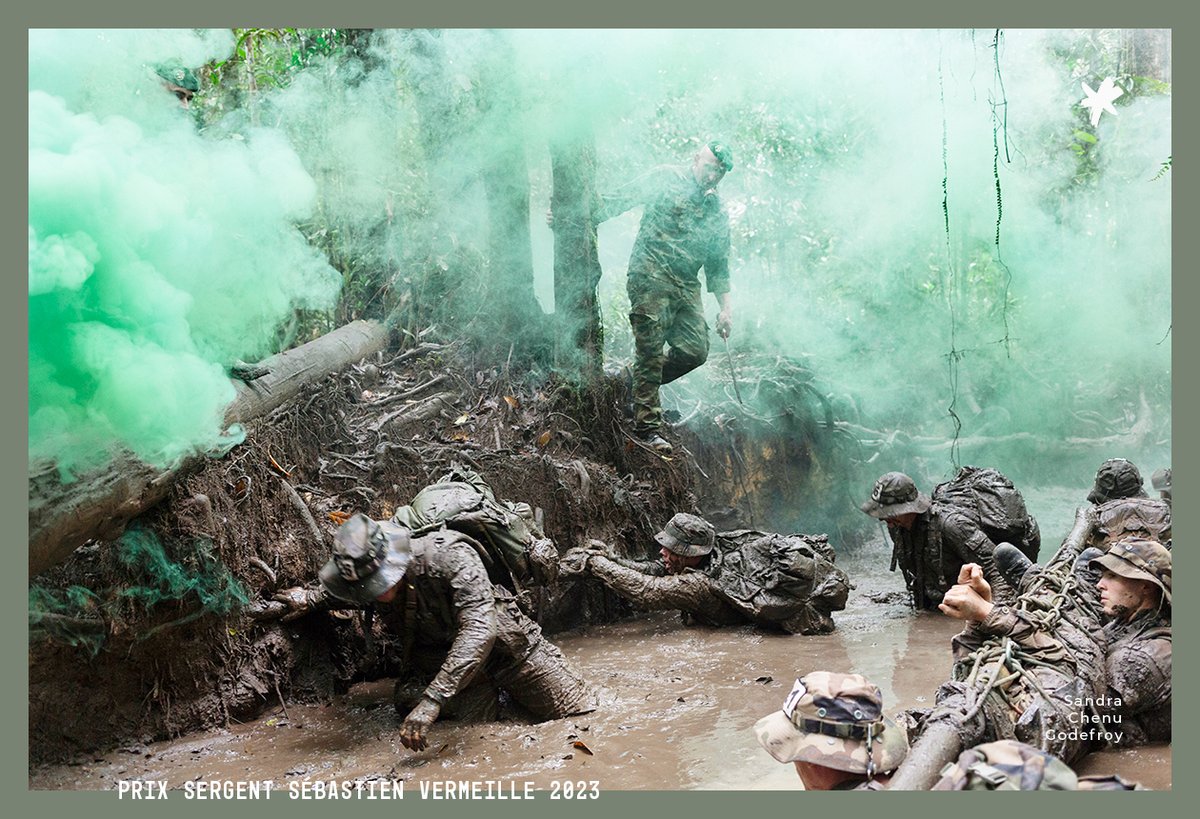 _SCG's tweet image. [  Ｐｒｉｘ  Ｖｅｒｍｅｉｌｌｅ  ] 
J'ai eu le plaisir le 29 juin de me voir remettre l'édition 2023 du prix photographique 𝑆𝑒𝑟𝑔𝑒𝑛𝑡 𝑆𝑒́𝑏𝑎𝑠𝑡𝑖𝑒𝑛 𝑉𝑒𝑟𝑚𝑒𝑖𝑙𝑙𝑒 des mains du général Schill, Chef d'état-major de l'armée de Terre.