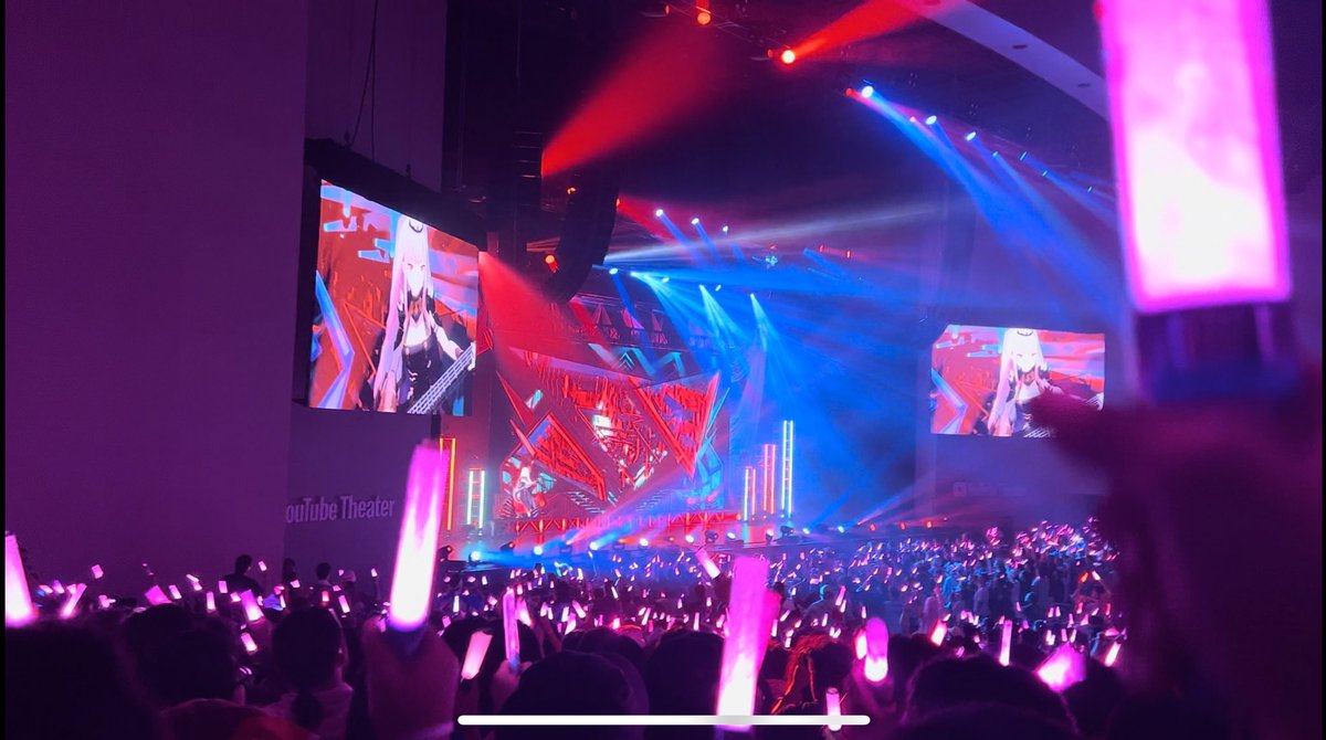 DefintelyNotJoh's tweet photo. I AM SO ALIVE RIGHT NOW  #holoENConnect https://t.co/WZ3RFQSxFw
