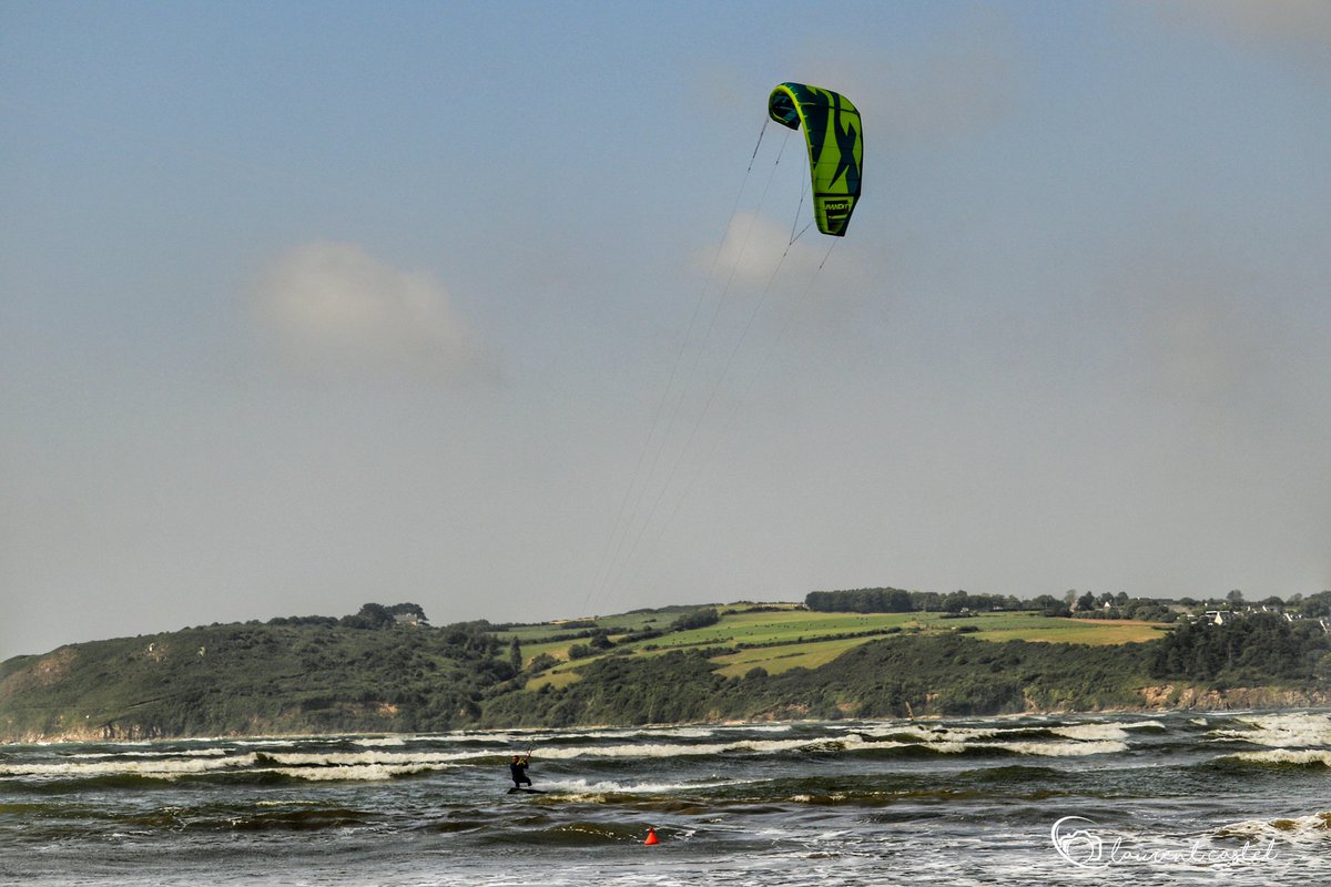 laurentcastel1's tweet photo. Belle journée à Saint Michel en Grève #kitsurf #plancheavoile #Bretagne #magnifiquepaysage https://t.co/a704EVOqHj