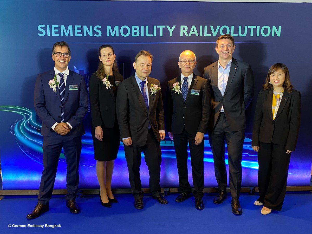 GermanAmbTHA's tweet image. #Railvolution.
Shifting to rail is key for #Sustainability #ClimateAction and #UrbanMobility. #Siemens and other 🇩🇪 companies offer integrated solutions for 🇹🇭 ambitious plans to upgrade railway infrastructure.
@SiemensMobility
#GTRA #KMUTNB