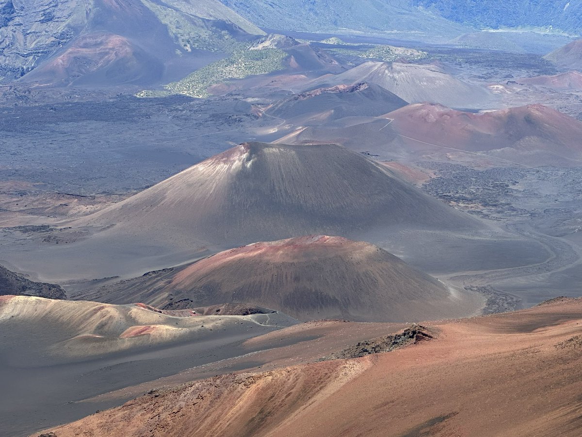 🌏 I visited the planet Mars today. It was a great trip! Other worldly views everywhere. 
#haleakala #hawaii #maunakea #cindercones #volcano #hiking #mountain #haleakalahawaii #maui #vacation #amazingview #planetmars #earthviews