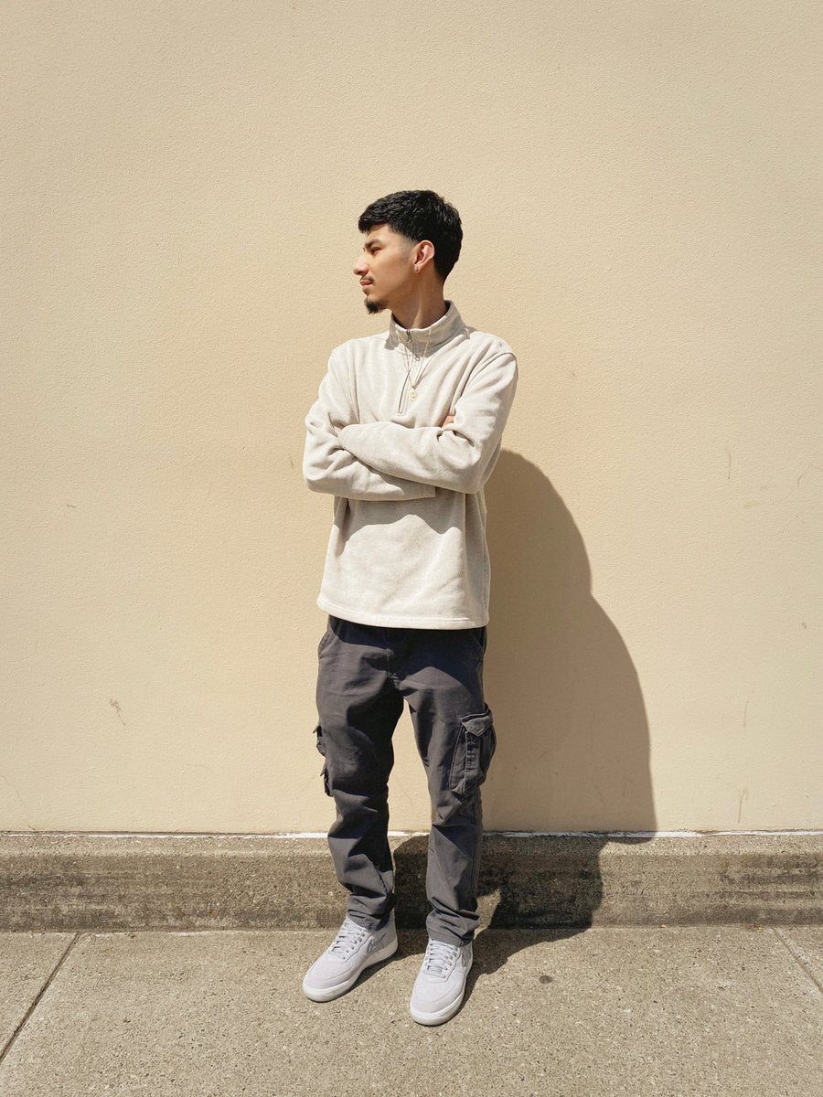 CRISANT0_12's tweet image. too busy getting mines #frfr