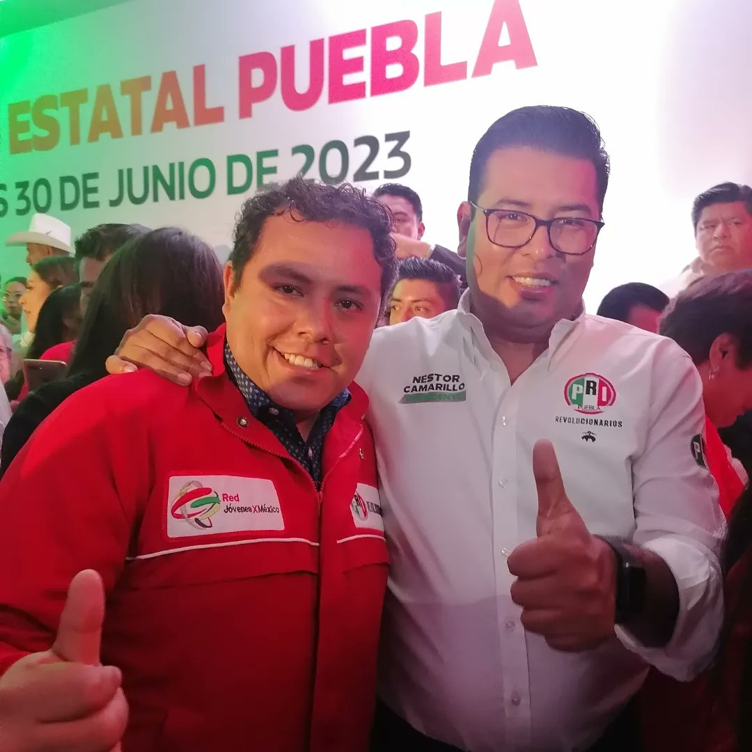 BanuelosClaudio's tweet photo. Un partido cercano a la gente es lo que se construye a través de los #DiálogosXMéxico, en el @PRIdePUEBLA con el Presidente @NestorCamarillo al frente nos preparamos día con día.
Los jóvenes estamos del lado correcto y construiremos un mejor país. https://t.co/vAECBZB3HP