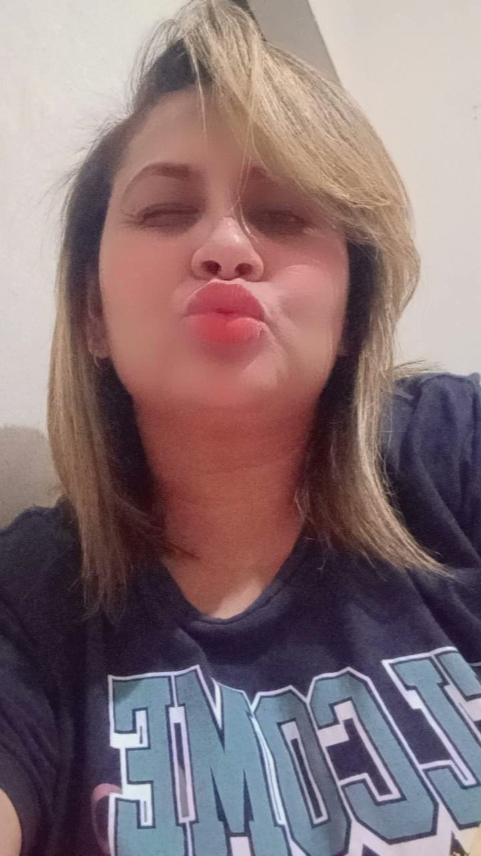 QuellSH's tweet image. Eu e my bubba😚💜

#ARMYSelcaDay #arsd #jimin