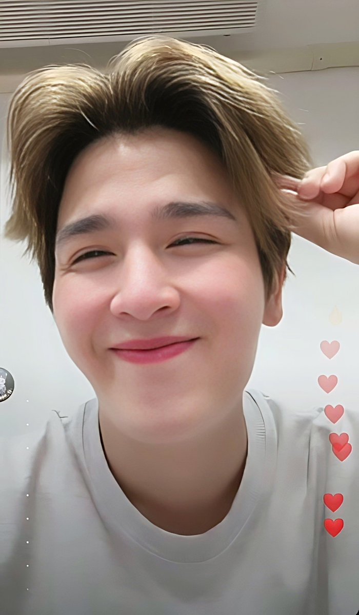 mee_ni_dee's tweet photo. We know it's your nature to take care and protect the people you love. But do not forget that your #แก้มกลมของยุ่น will do the same for you. You maybe uncle to everyone, but for us, you are our forever baby Phu 🐳💜.
#AlwayswithYoon
#ChubbyCheeks
#yoonpsn
#YoonPhusanu https://t.co/YGM9hl08eL