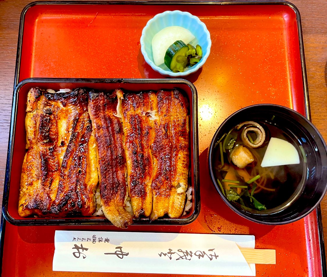 miyalunch's tweet photo. 本日の宮ランチは
宇都宮市中央本町にある
鰻割烹 中村🥢💗

🍴2023年宮ランチ119日目🍴

鰻重（鰻2枚）　2900円 https://t.co/fq59t6M4ea