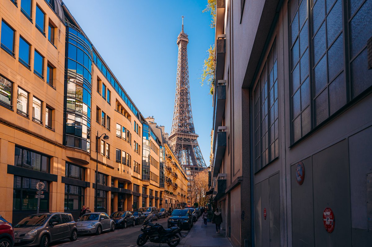 The streets in Paris are unreal. This was taken over a year ago and I still remember this day. I was walking all over the city that day and walked so much. All was worth it.