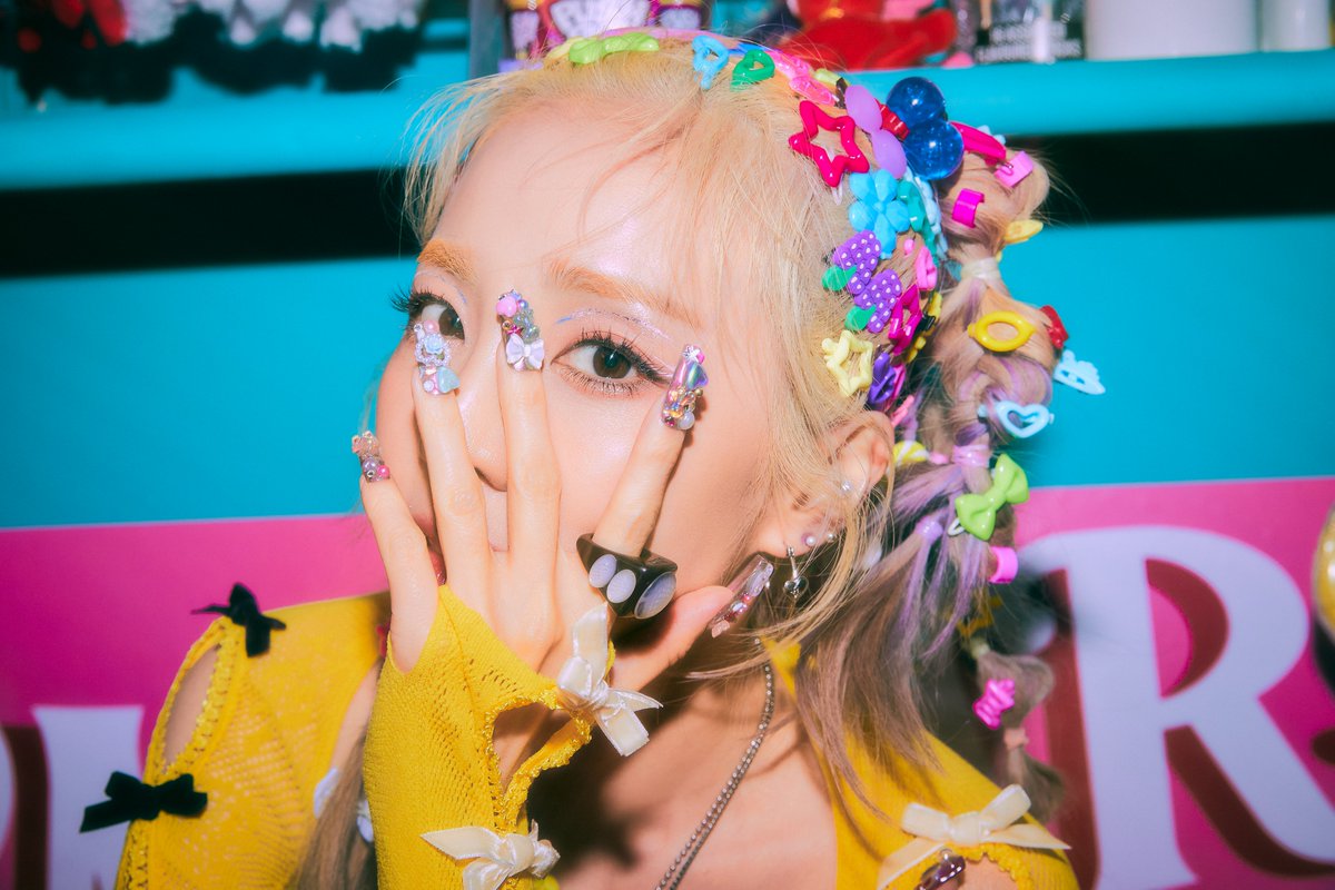 SANDARAxARADNAS's tweet photo. CONCEPT PHOTO #1

🎁🎀🌼🫧

Sandara Park Digital EP 
〖𝐒𝐀𝐍𝐃𝐀𝐑𝐀 𝐏𝐀𝐑𝐊〗
🎡 2023.07.12 6PM (KST)

#산다라박 #SandaraPark
#FESTIVAL https://t.co/Iw7vNsAdz6