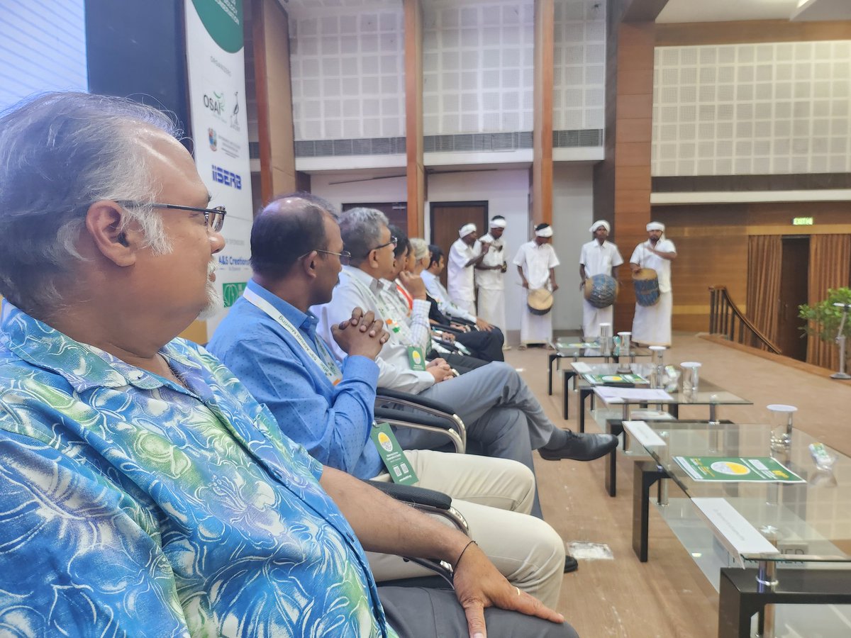 vinita_gowda's tweet photo. DAY 2@ #ATBC2023
Inauguration, followed by music from the ethnic group from TN #irulars (also the professional snake catchers- watch out all reptile biologists! ), address by the fantastic line up of past, and future ATBC presidents #Beth & #Tuyeni , #Tiwariji from @wii_india .. https://t.co/SU0mdQqbz5