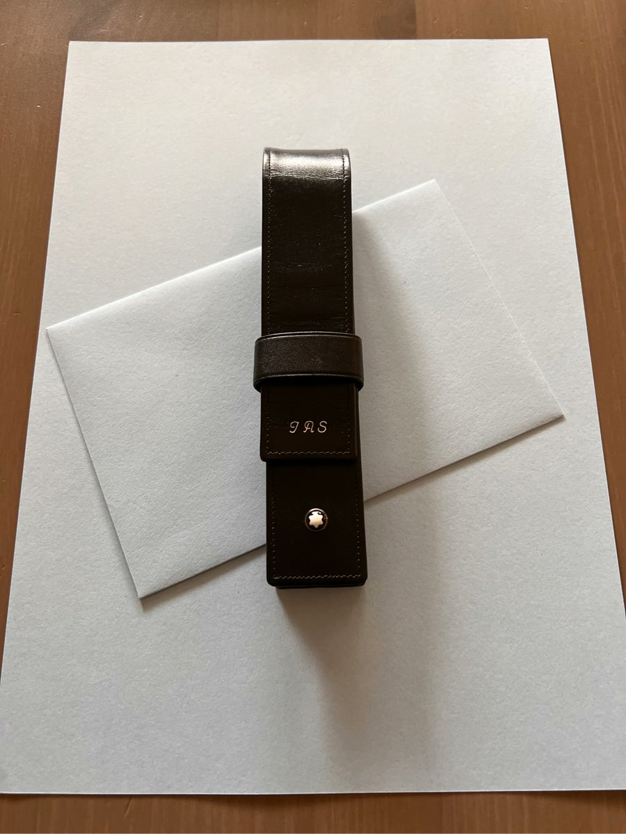ian_simpson80's tweet photo. I am fully prepared to write an old-fashioned paper letter…
…and I don’t care at all what @elonmusk thinks about it 😁😁😅😅
(But…irony…I am willing to tweet about it 😂)
#notdigital
@montblanc_world https://t.co/0xwuoVG4nM