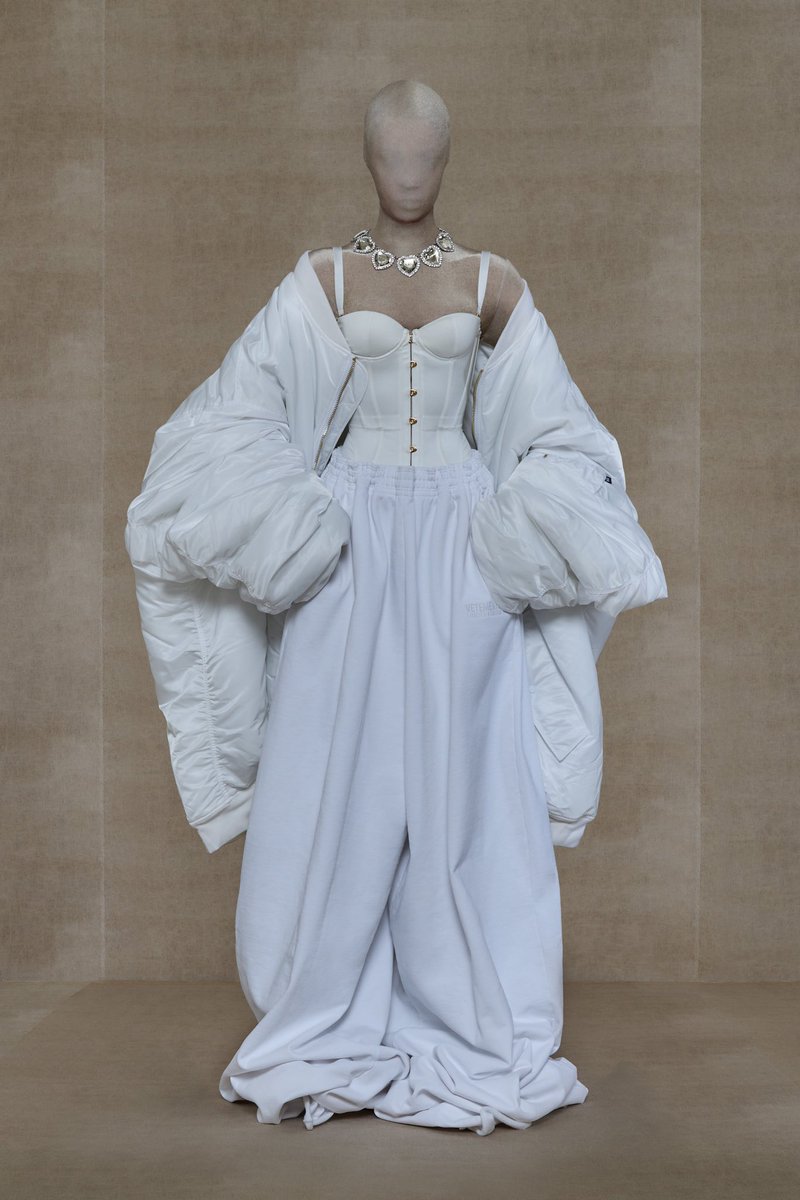 slutysl's tweet photo. Vetements SS24 https://t.co/frbKisKX5z