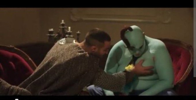 واحنا لسة فى جلسة التعارف و اتفقنا مفيش لمس نهائيا.
بعد اول 10 دقايق لوحدنا 😂😂😂👇👇👇