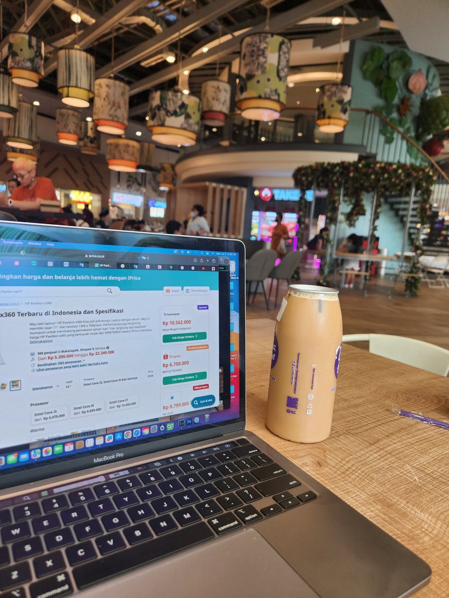 IsSingSongTime's tweet image. Next I'd like to show yall my daily office🤣 I'm pretty much here 3-5 times a week. My go to for events I want to play bymyself. AC, Free wifi, $1.89 large Coffee(pictured), $3 for a full meal.