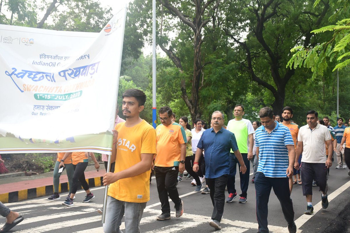 IOCians participated enthusiastically in the Swachhta Pakhwada Walkathon at Gujarat Refinery Township and walked together joining hands for a cleaner, healthier future towards a Swachh Bharat. Together, we can create a better environment for all! #SwachhtaPakhwada