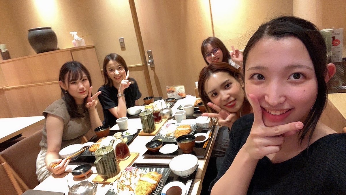 contacttokyo_'s tweet photo. こんにちは！

この前、一部の女子メンバーでご飯に行きました🍲😚

楽しかったです☺️✨️

#街コン #婚活  #結婚 #結婚相談所 #恋人  #恋活 #横浜　 #イベントコンタクト #eventcontact #恋活 #YouTube https://t.co/NC4wgu71k0